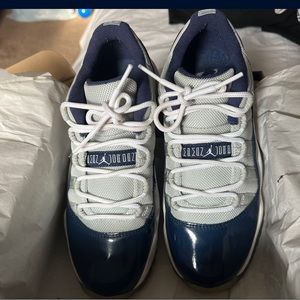 Air Jordan 11 retro low midnight blue and grey mist